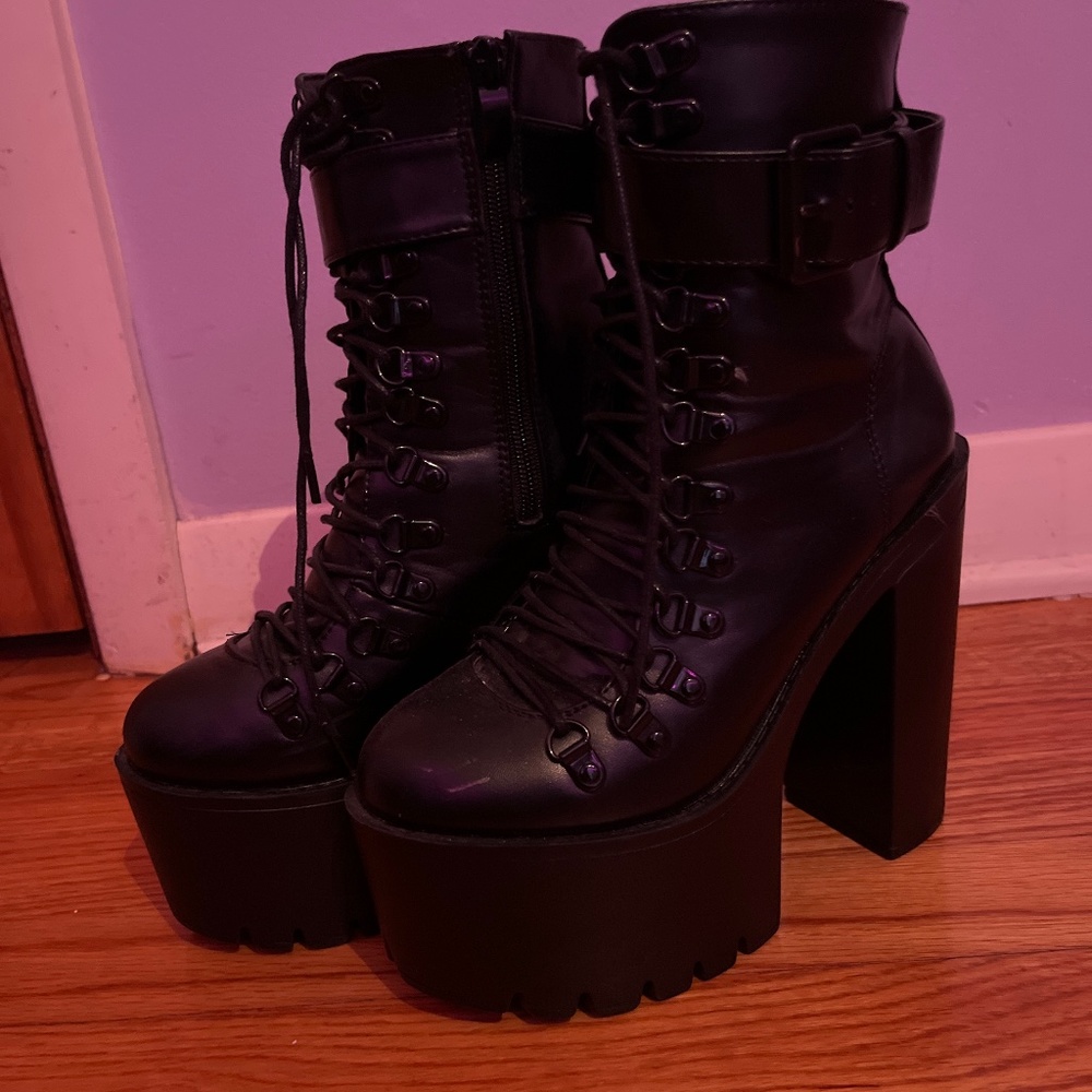 Platform boots